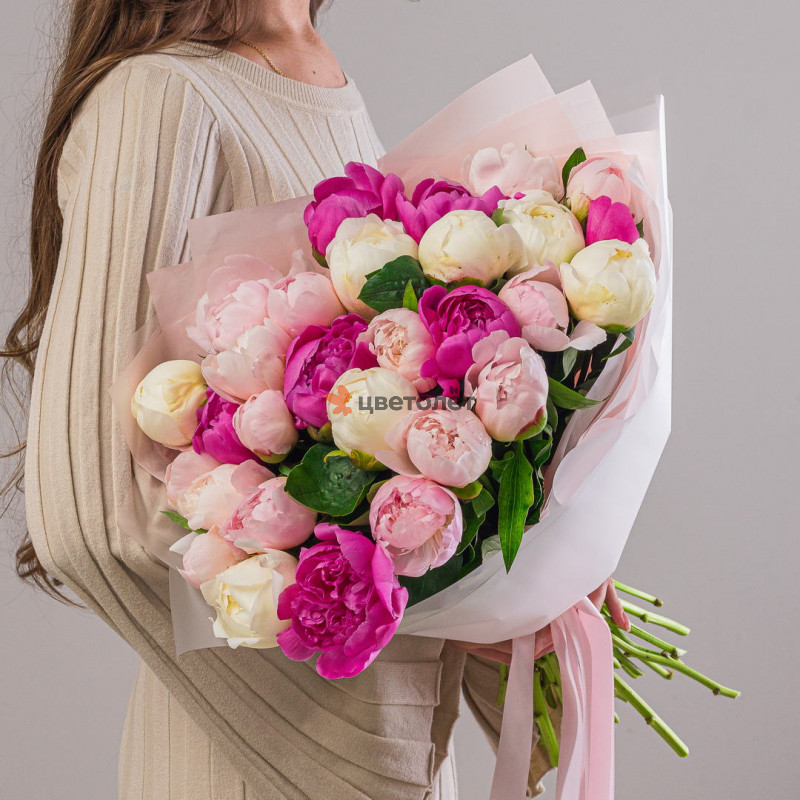 Букет из 29 пионов